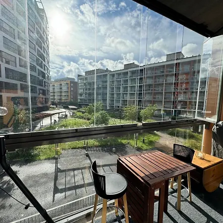 Over The Railway Station, 7 Mins Helsinki Airport Apartment *
