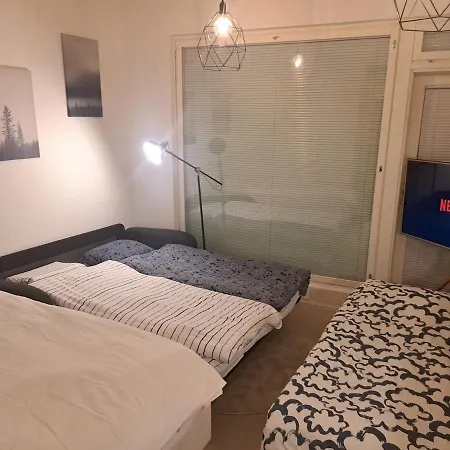 Over The Railway Station, 7 Mins Helsinki Airport 万塔