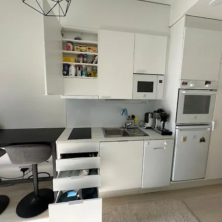 Over The Railway Station, 7 Mins Helsinki Airport Διαμέρισμα *