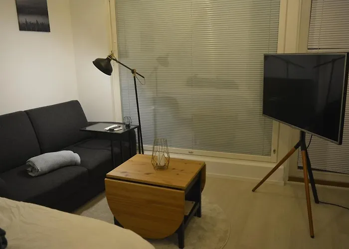 Апартаменты Over The Railway Station, 7 Mins Helsinki Airport Вантаа