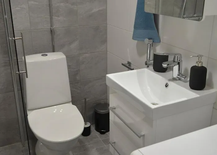 Апартаменты Over The Railway Station, 7 Mins Helsinki Airport Вантаа