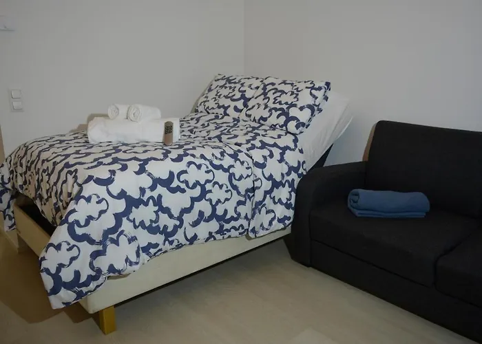 Апартаменты Over The Railway Station, 7 Mins Helsinki Airport *